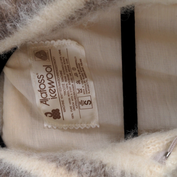 Vintage Women's Icelandic Wool Jacket - Picture 2 of 3